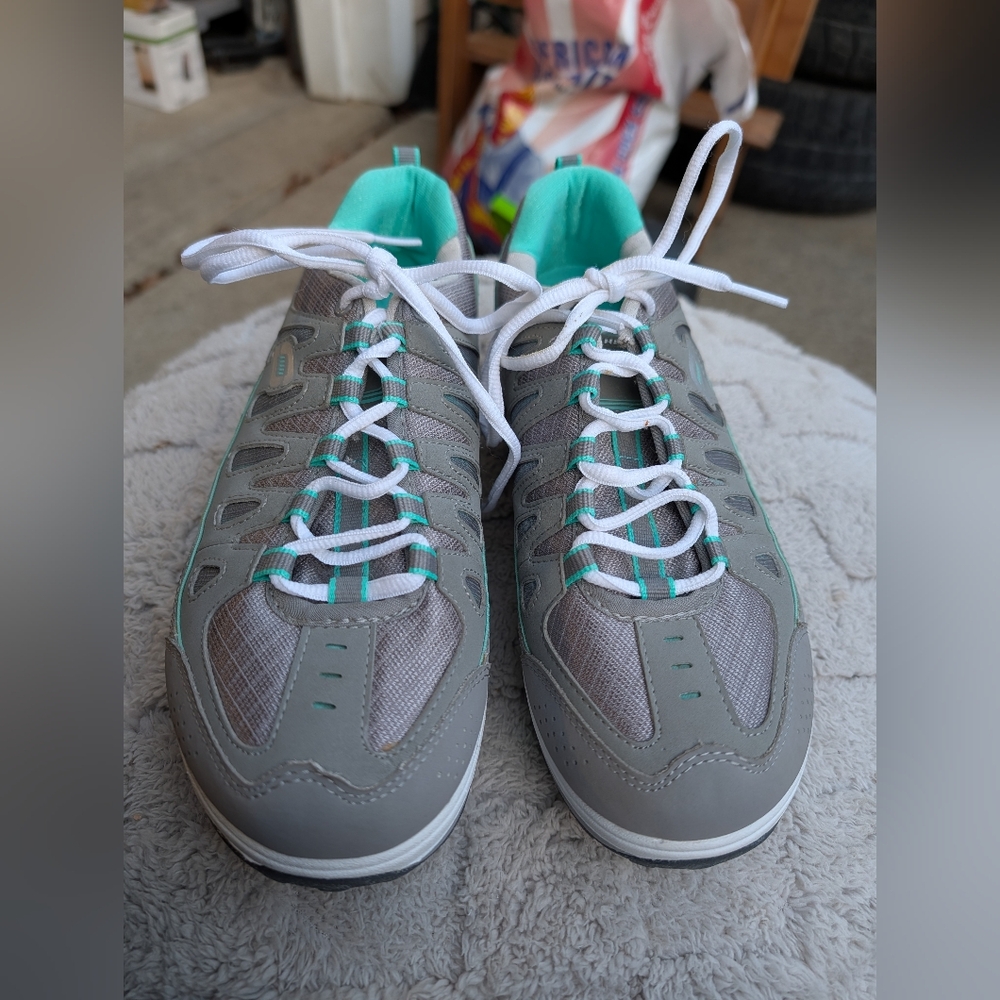 Shape-ups Skechers Toning Sneakers Size 7.5